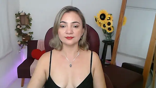 Snapshot of ana_milf chatting on June 21, 3:03 pm ana milf online show from June 21, 3:03 pm