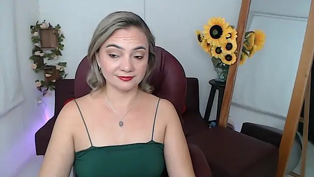 Snapshot of ana_milf chatting on June 23, 3:10 pm ana milf online show from June 23, 3:10 pm