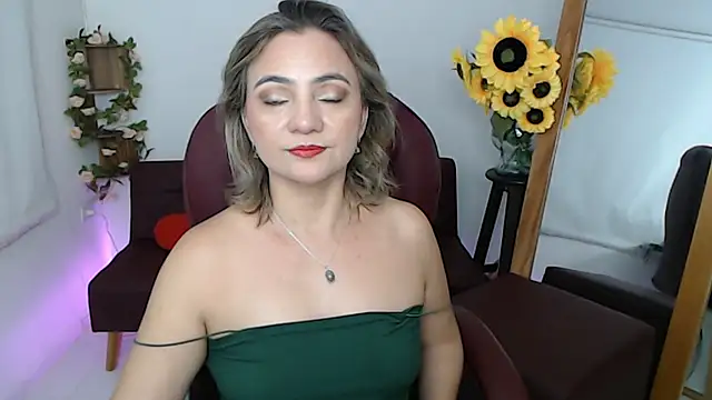 Snapshot of ana_milf chatting on July 6, 3:03 pm ana milf online show from July 6, 3:03 pm