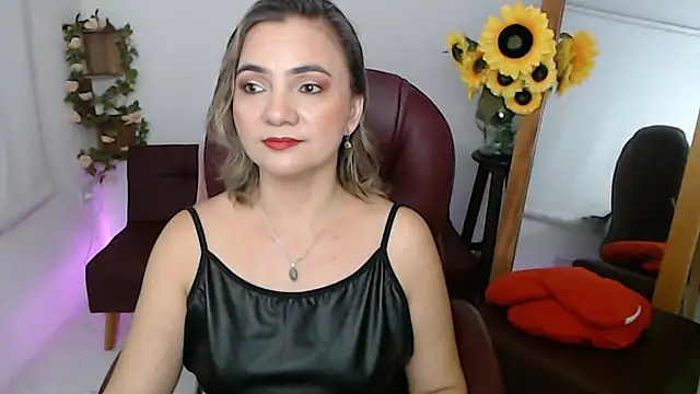 Snapshot of ana_milf chatting on July 18, 1:48 pm ana milf online show from July 18, 1:48 pm