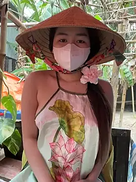 BabyThree  online show from January 14, 7:38 am