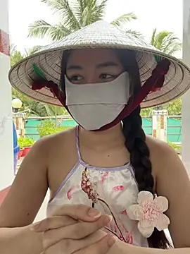 BabyThree  online show from February 22, 7:45 am