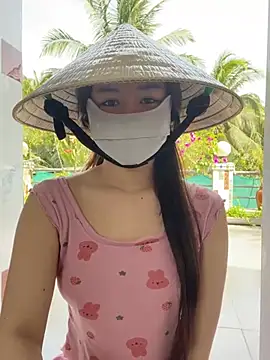 BabyThree  online show from February 25, 7:42 am