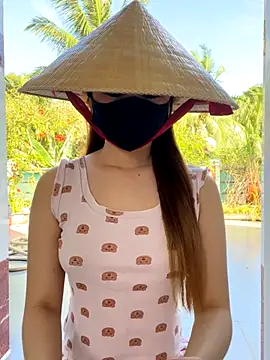 BabyThree  online show from September 25, 8:29 am