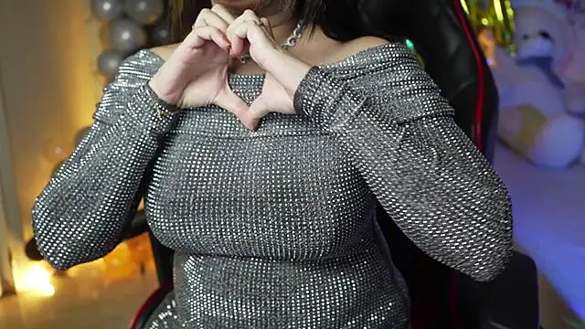 Snapshot of only_aleesha chatting on December 4, 7:12 pm only aleesha online show from December 4, 7:12 pm