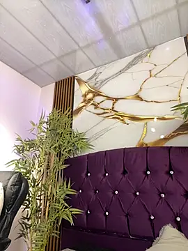 liss hot  online show from December 4, 8:50 pm