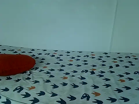 Snapshot of laetitia_ chatting on November 8, 9:57 pm laetitia online show from November 8, 9:57 pm