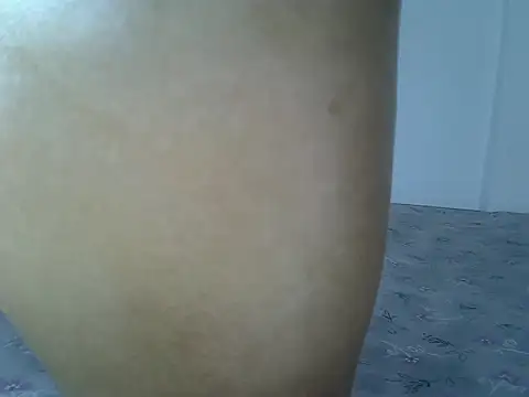 Snapshot of laetitia_ chatting on December 1, 12:21 pm laetitia online show from December 1, 12:21 pm