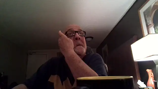 Snapshot of --JimmyJamzs-- chatting on December 5, 8:45 am --JimmyJamzs-- online show from December 5, 8:45 am