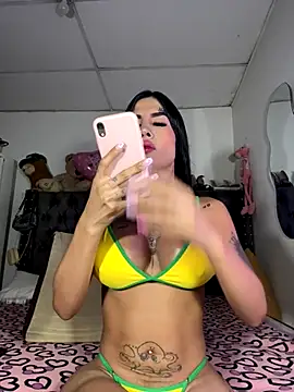 saragill323 online show from November 18, 4:00 pm