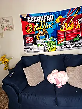 ladycreamypr2 online show from April 3, 8:07 pm