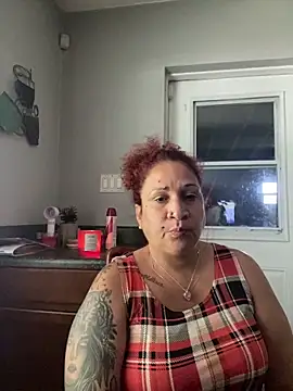 ladycreamypr2 online show from May 22, 7:41 pm