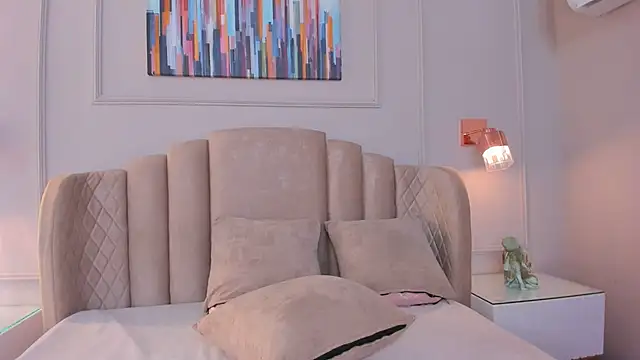 Snapshot of aria_greco chatting on December 6, 3:30 am aria greco online show from December 6, 3:30 am