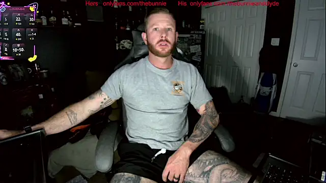 chillinthemosttt online show from October 20, 12:44 am