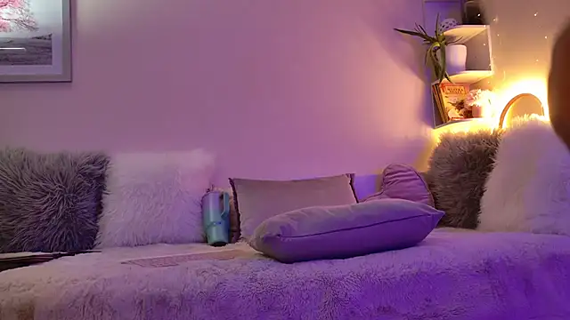 KatBigBum online show from February 26, 8:48 am