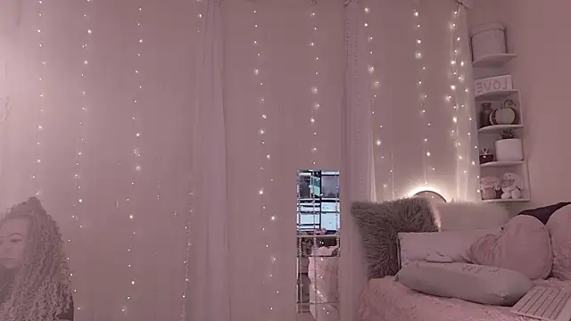 KatBigBum online show from September 12, 10:04 am