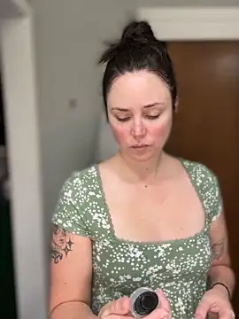 Snapshot of Blaze_Baby chatting on November 21, 3:00 pm Blaze Baby online show from November 21, 3:00 pm