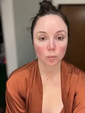 Snapshot of Blaze_Baby chatting on December 16, 4:01 pm Blaze Baby online show from December 16, 4:01 pm