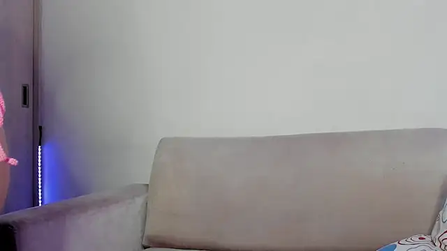 Lilacutte  online show from February 4, 8:13 am