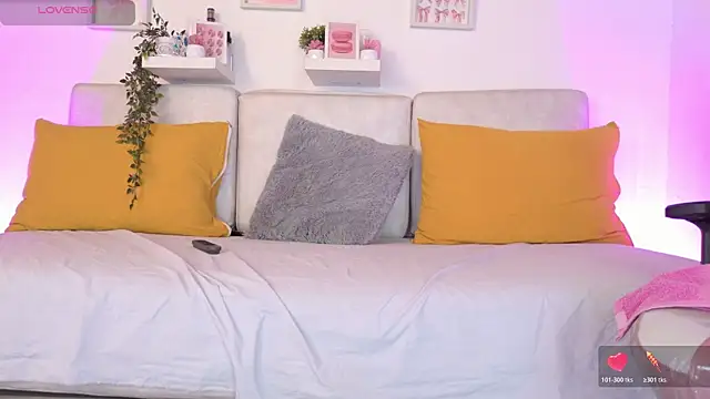 Snapshot of Malka_Burning chatting on June 20, 8:11 pm Malka Burning online show from June 20, 8:11 pm