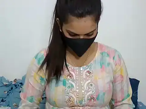 sparkling queen online show from December 12, 4:10 pm