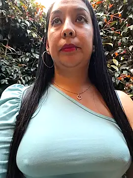 Snapshot of Bella_keny chatting on April 30, 7:53 pm Bella keny online show from April 30, 7:53 pm