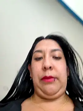 Snapshot of Bella_keny chatting on May 29, 5:55 pm Bella keny online show from May 29, 5:55 pm