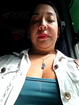 Snapshot of Bella_keny chatting on June 19, 2:54 pm Bella keny online show from June 19, 2:54 pm