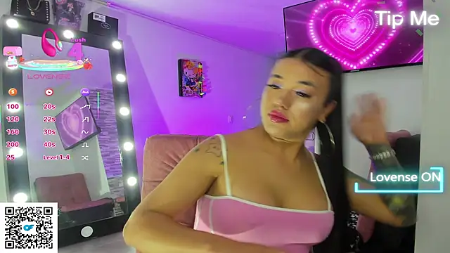 im ahsley online show from October 1, 2:28 am