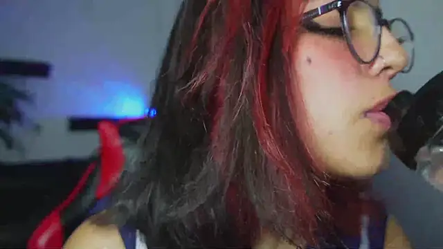 Snapshot of cute_hollywood chatting on October 8, 12:36 pm cute hollywood online show from October 8, 12:36 pm