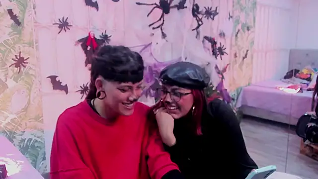 Snapshot of cute_hollywood chatting on October 31, 5:47 pm cute hollywood online show from October 31, 5:47 pm