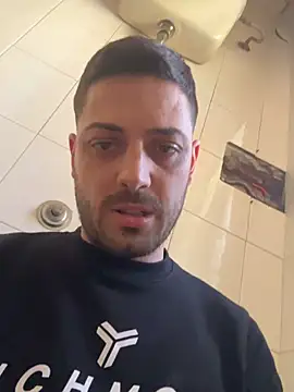 Snapshot of iltoscano95 chatting on April 19, 1:32 pm iltoscano95 online show from April 19, 1:32 pm