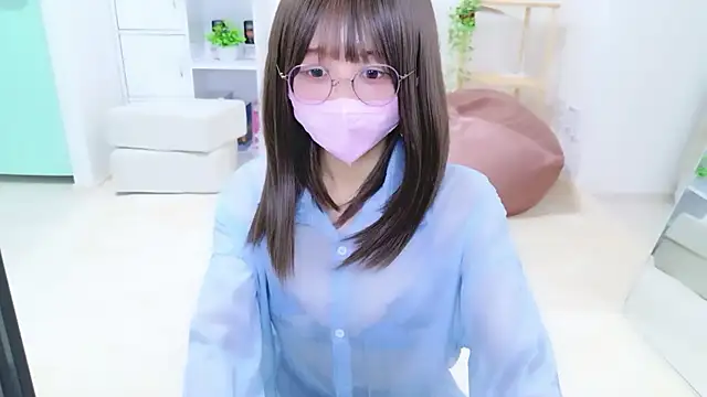 Snapshot of chihiro_ri chatting on June 28, 11:27 am chihiro ri online show from June 28, 11:27 am
