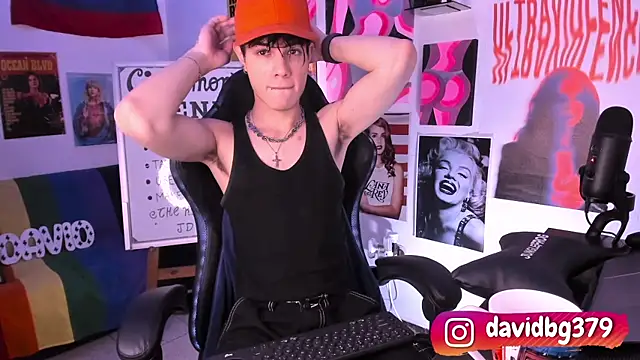 Snapshot of cinnamon_boyxxx chatting on March 17, 1:46 am cinnamon boyxxx online show from March 17, 1:46 am