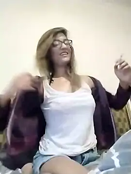 karmicQueen669 online show from April 14, 3:51 pm