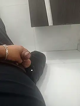 Snapshot of Frutales1402 chatting on March 4, 2:50 am Frutales1402 online show from March 4, 2:50 am