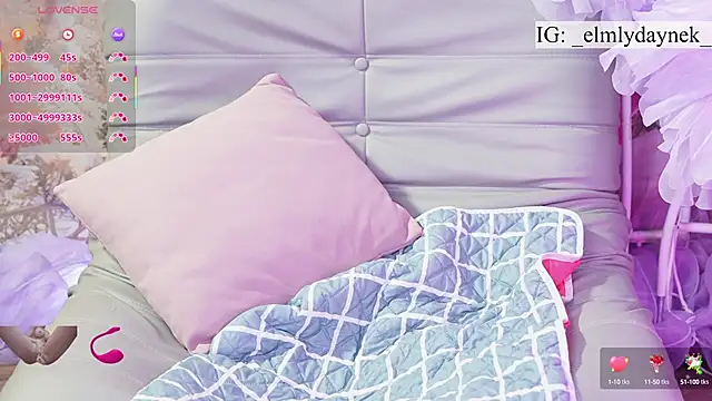 Snapshot of Anytoly chatting on October 15, 9:09 am Anytoly online show from October 15, 9:09 am