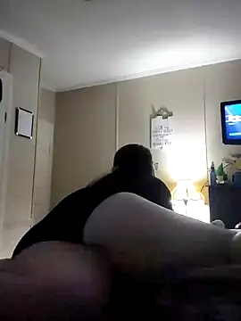 Snapshot of velvetta_ chatting on December 27, 6:57 am velvetta online show from December 27, 6:57 am