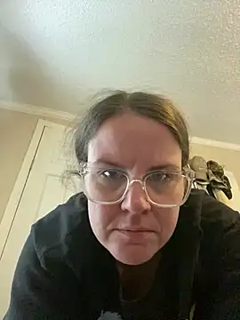 Snapshot of velvetta_ chatting on January 5, 7:39 pm velvetta online show from January 5, 7:39 pm