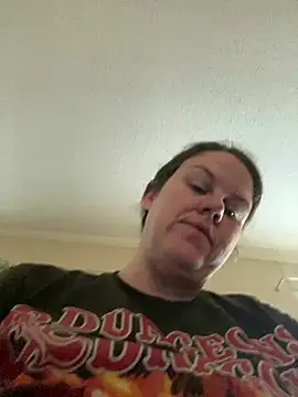 Snapshot of velvetta_ chatting on March 18, 2:26 pm velvetta online show from March 18, 2:26 pm