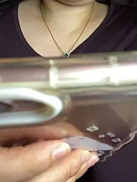 Snapshot of Julibeng chatting on December 12, 5:15 pm Julibeng online show from December 12, 5:15 pm