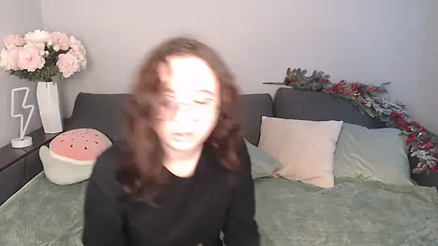Snapshot of Mini_Diva chatting on January 11, 9:04 am Mini Diva online show from January 11, 9:04 am