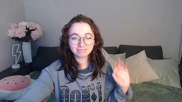 Snapshot of Mini_Diva chatting on February 9, 9:16 am Mini Diva online show from February 9, 9:16 am
