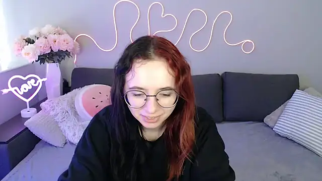 Snapshot of Mini_Diva chatting on November 25, 9:09 am Mini Diva online show from November 25, 9:09 am