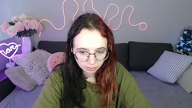 Mini Diva online show from December 19, 10:00 am