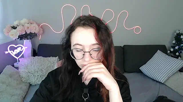 Mini Diva online show from January 7, 9:12 am