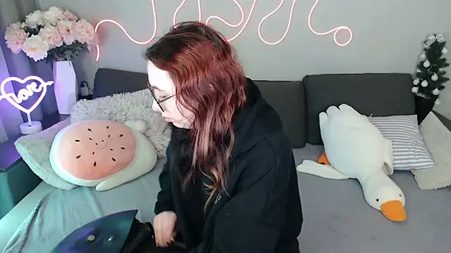 Mini Diva online show from March 30, 8:26 am