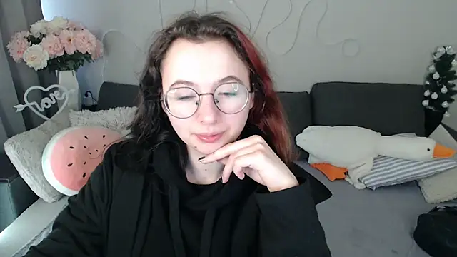 Mini Diva online show from April 10, 8:08 am