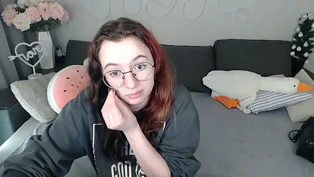 Mini Diva online show from April 11, 8:07 am