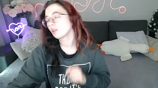 Mini Diva online show from April 12, 8:08 am